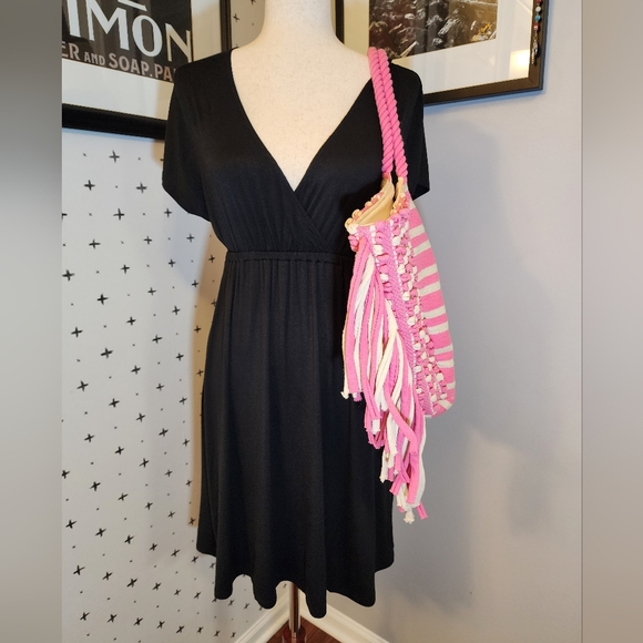 T-SHIRT Dress (L) Amazon Essentials Women's Surplice T-Shirt Dress - Picture 2 of 10